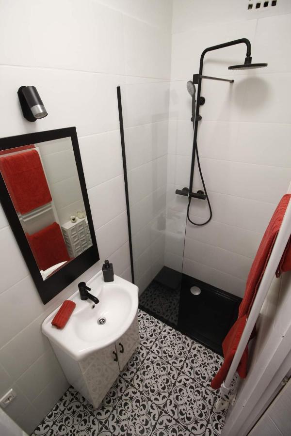 Viktoria Studioapartman เยอร์ ภายนอก รูปภาพ