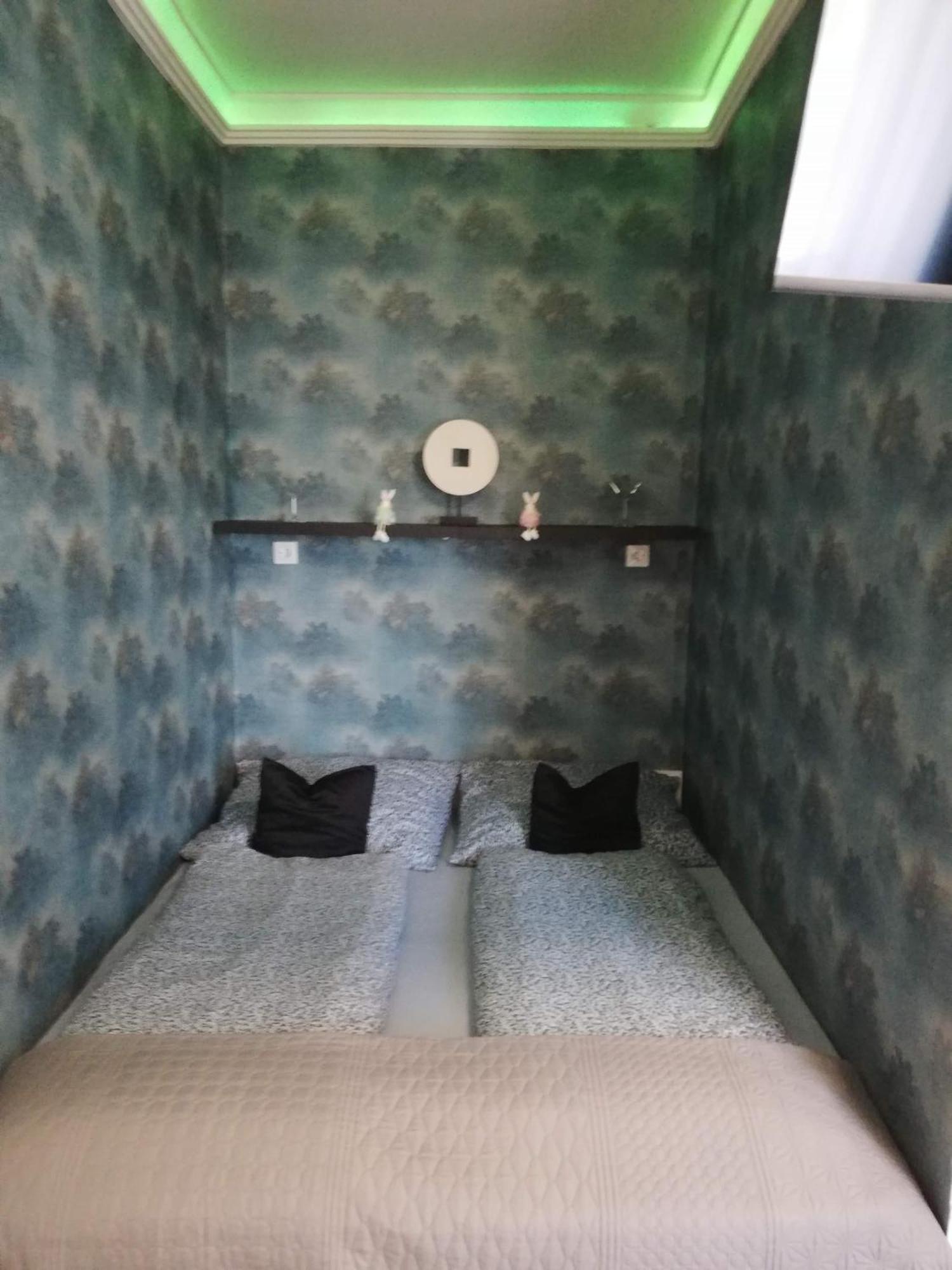 Viktoria Studioapartman เยอร์ ภายนอก รูปภาพ